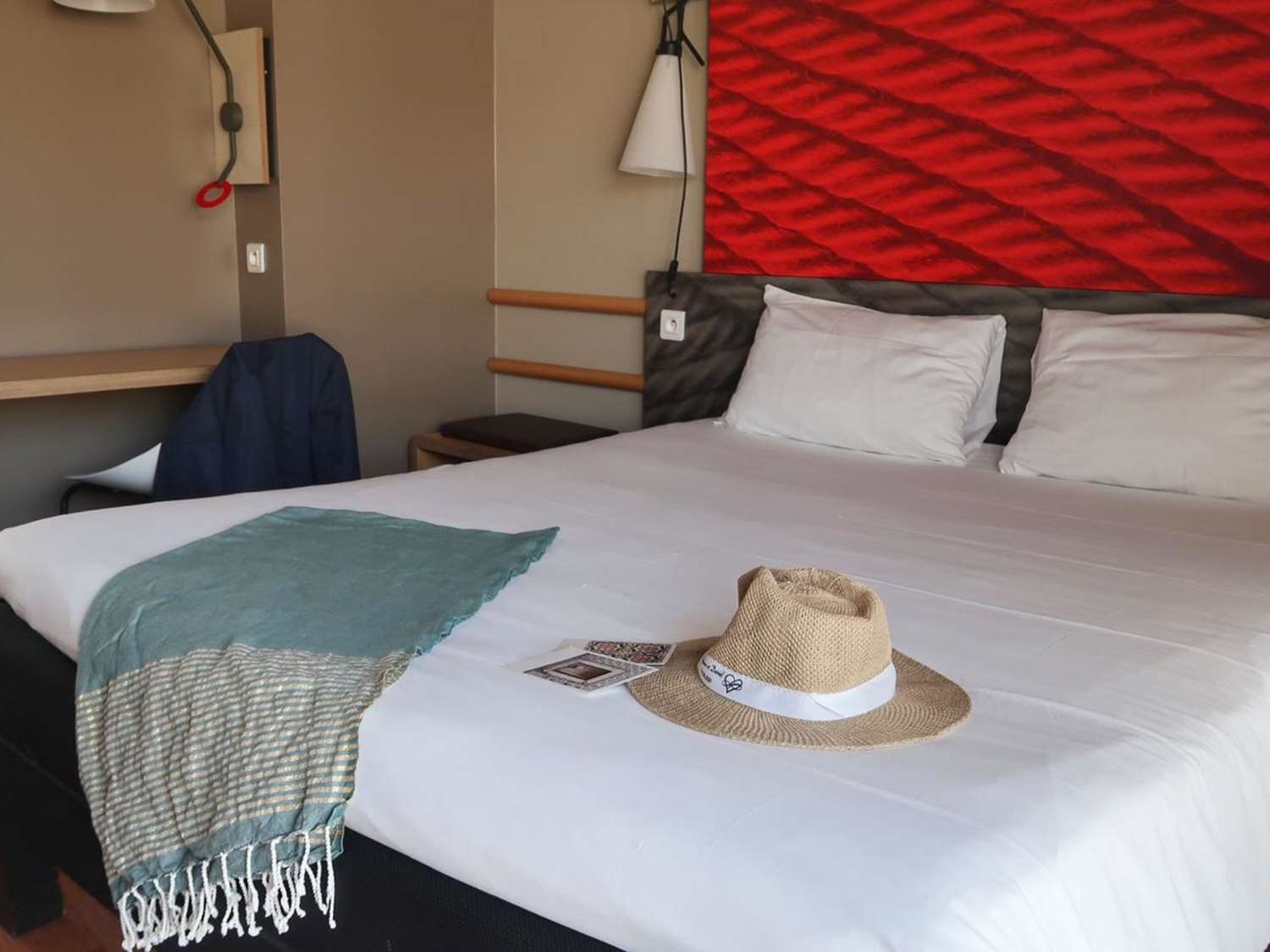 Room (with Queen size bed)