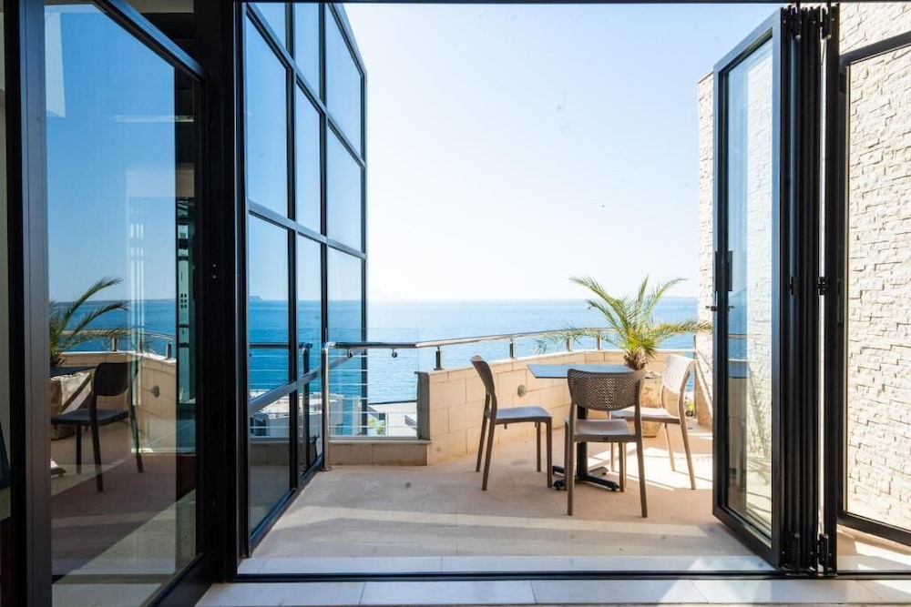 

Ancona - Valona - Thea Hotel