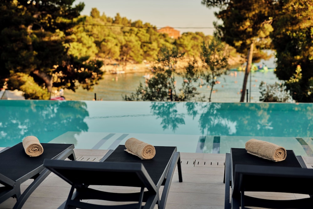 

Milano - Tisno - Colentum Resort Murter
