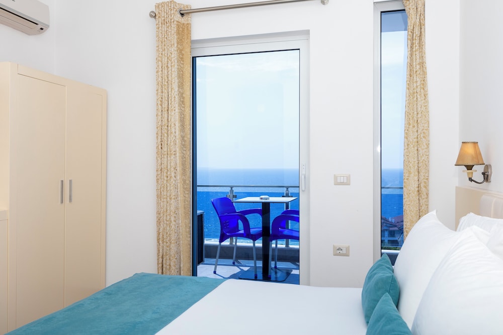

Torino - Costa albanese - Hotel AGEL