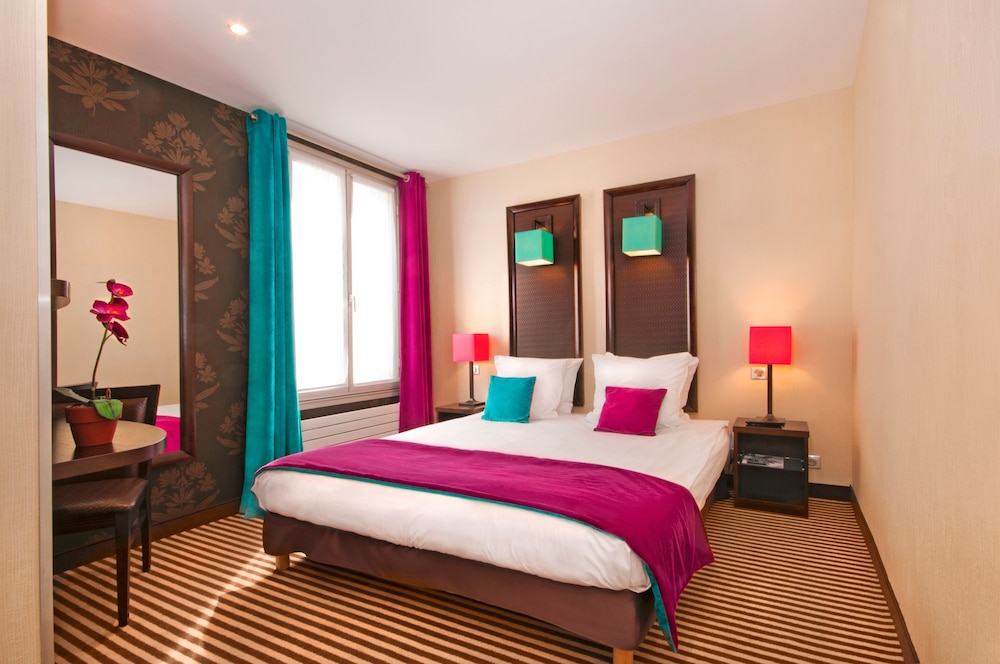 

Bari - Parigi - Hotel Pax Opera