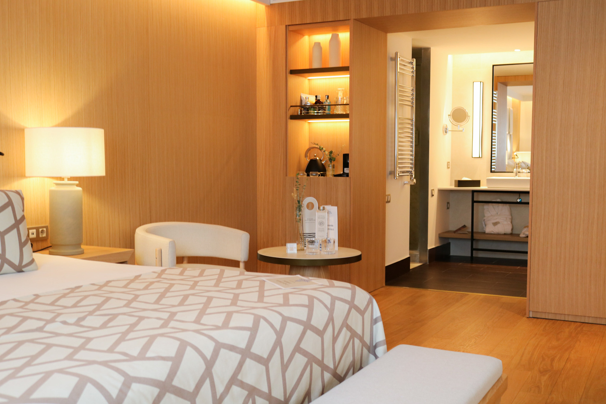 Suite, junior