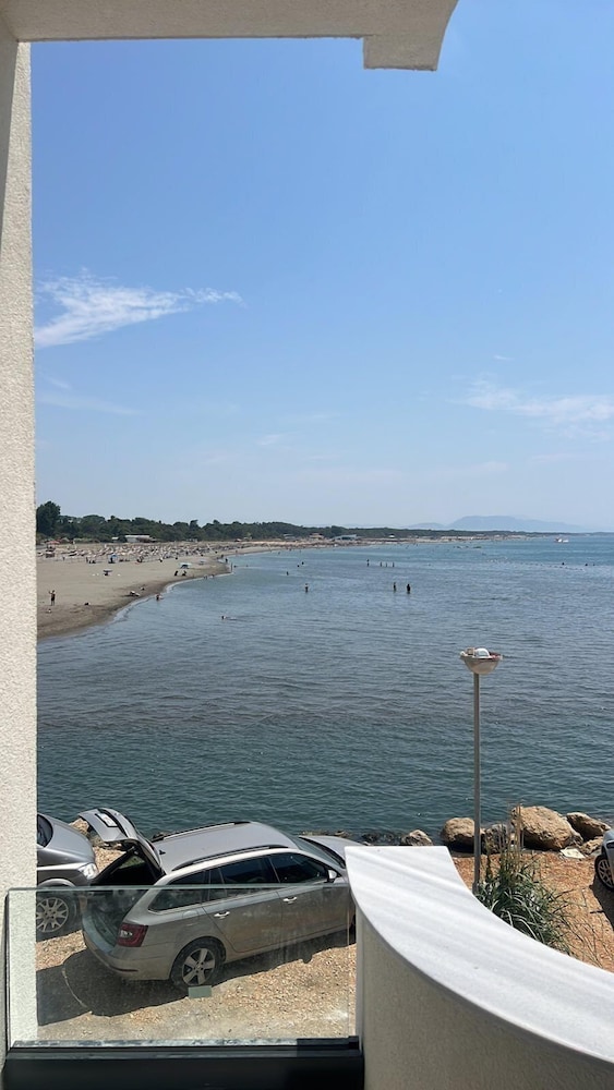 

Bari - Ulcinj - Seastar Apartments