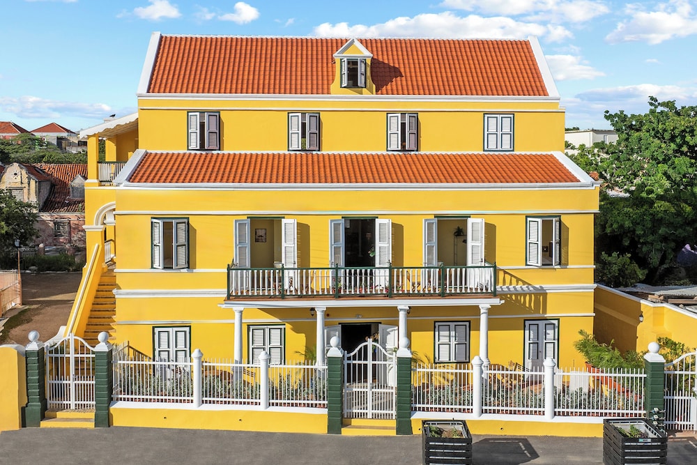 

Milano - Curaçao - NEW Drift Hotels