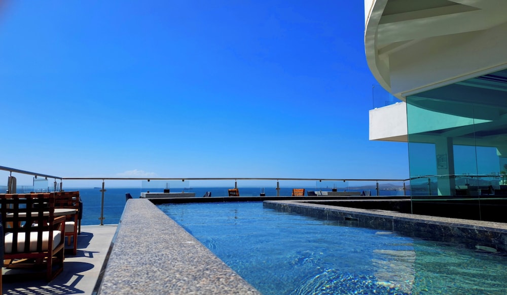

Milano - La Paz - Hotel HBlue Malecón