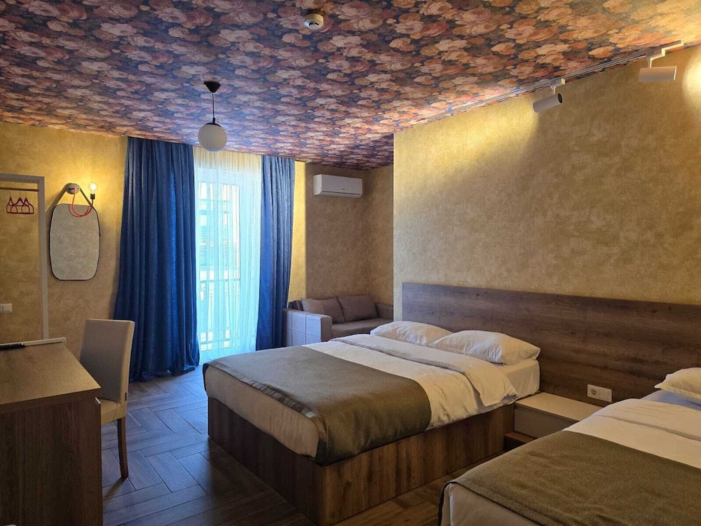 

Milano - Tbilisi - Hotel Nutsa in old Tbilisi