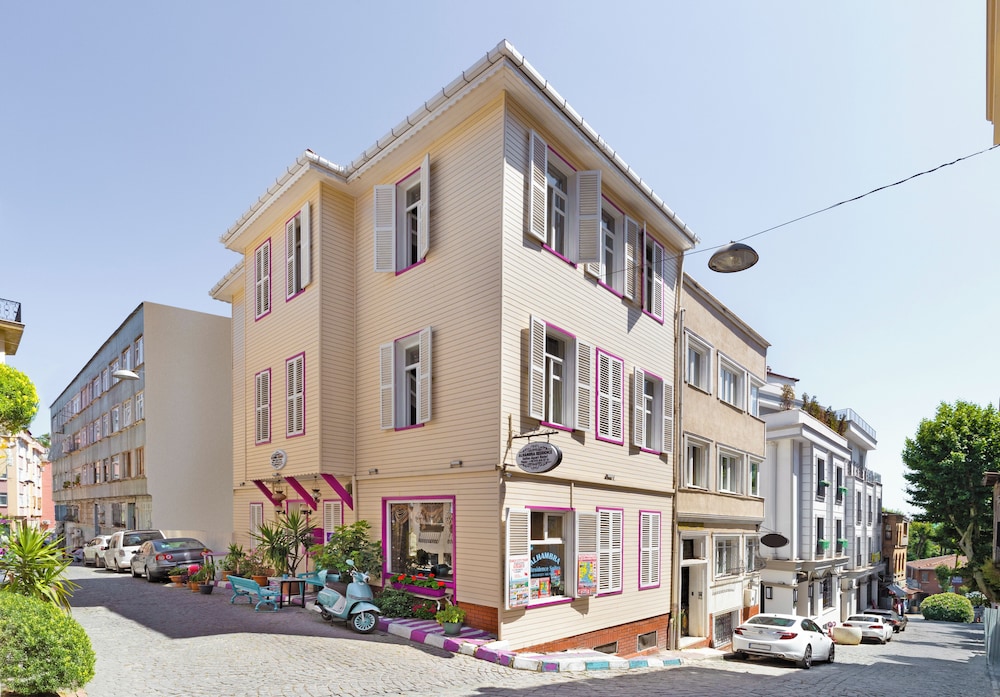 

Catania - Istanbul - Alhambra Apart Hotel