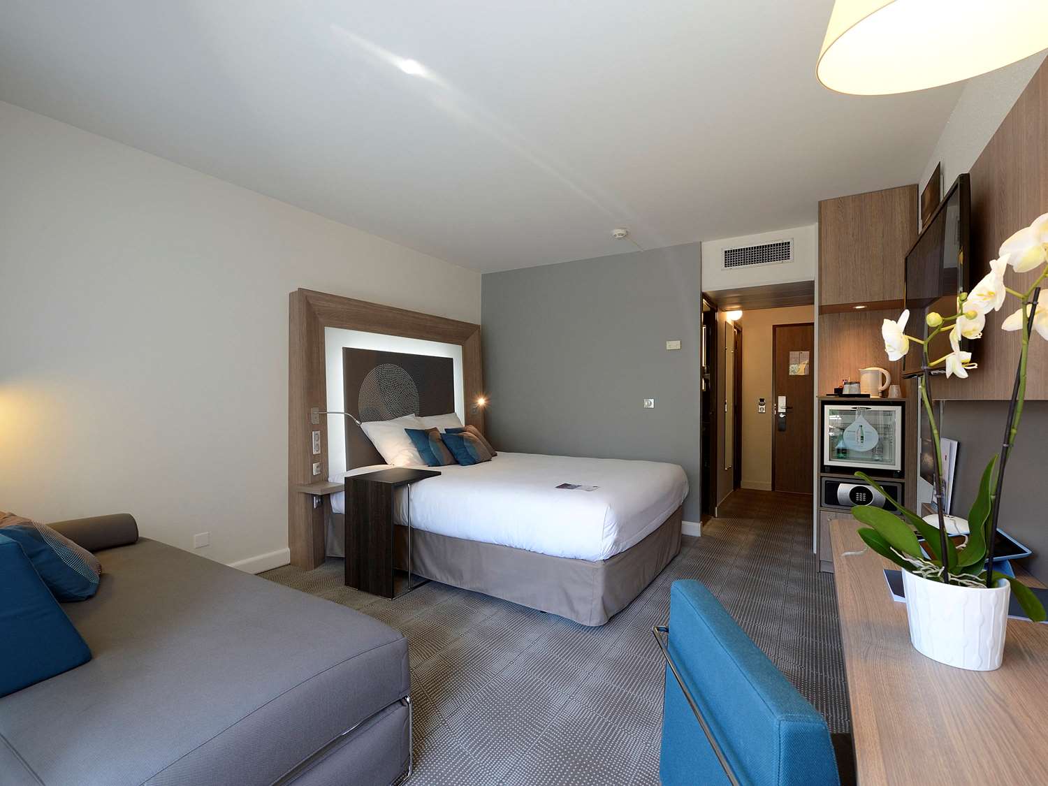 Superior Family Room with bath - Double bed & pull-out bed