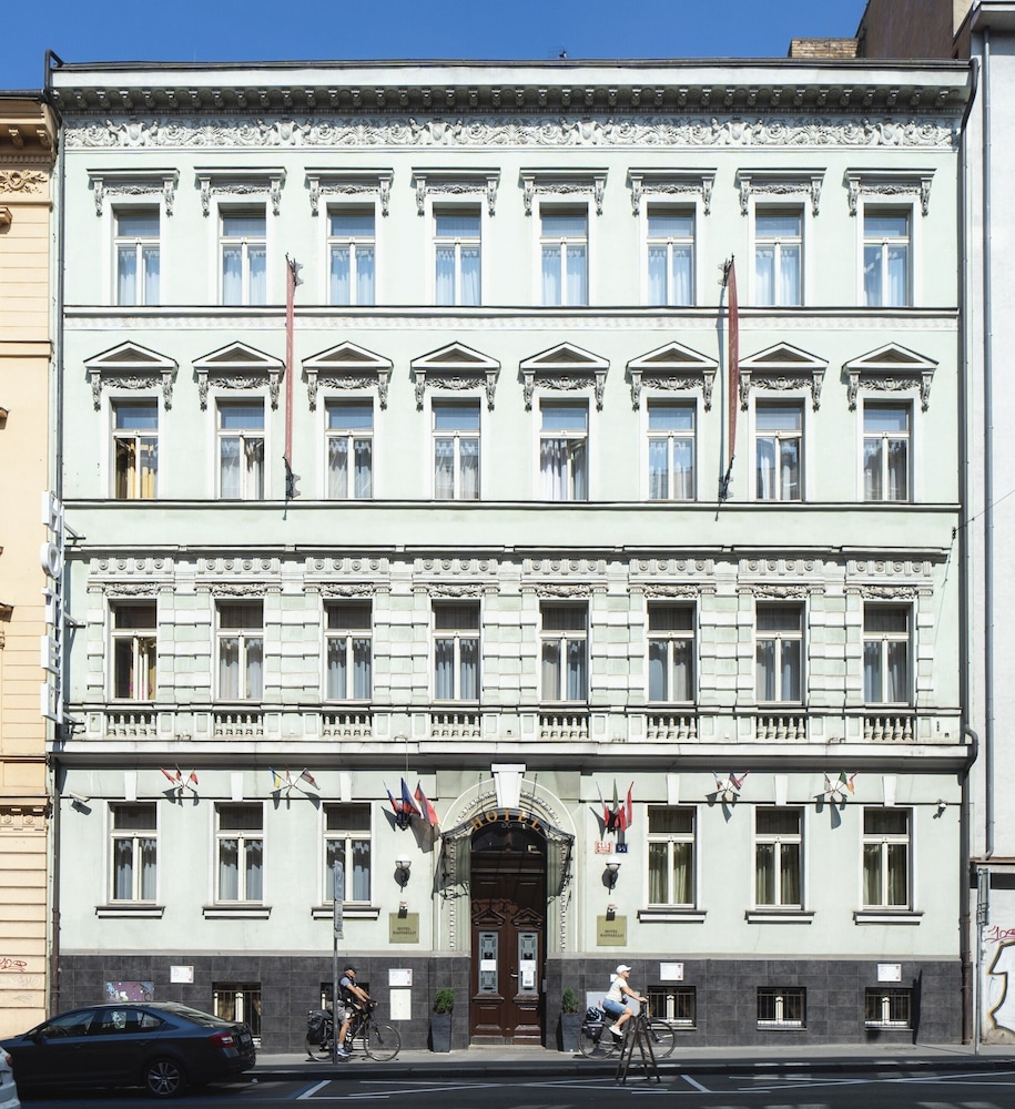 

Olbia - Praga - Hotel Raffaello Prague