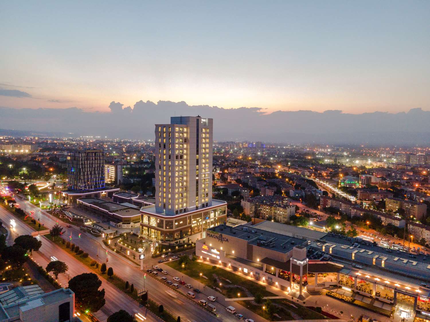 

Napoli - Manisa - DoubleTree by Hilton Manisa