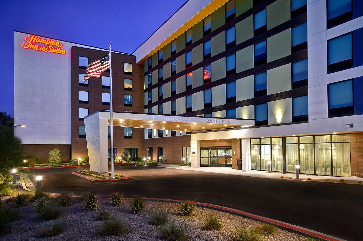 

Milano - Las Vegas (NV) - Hampton Inn & Suites Las Vegas Convention Center - No Resort Fee