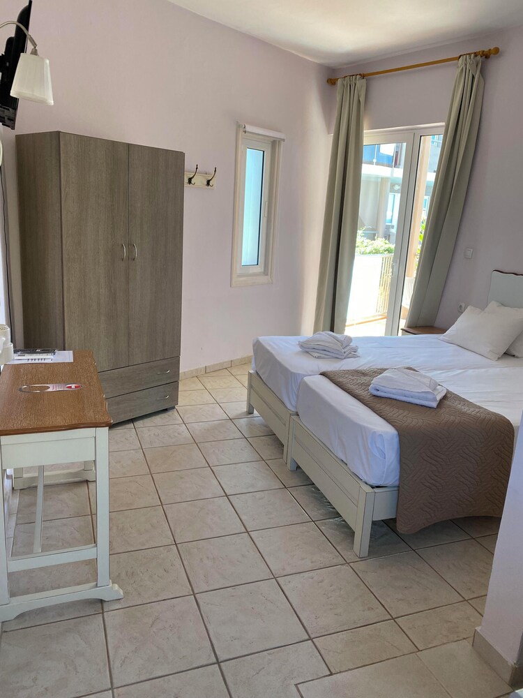 

Lamezia Terme - Creta Ovest - Chania, Grecia - Girogiali beach hotel - Adults only