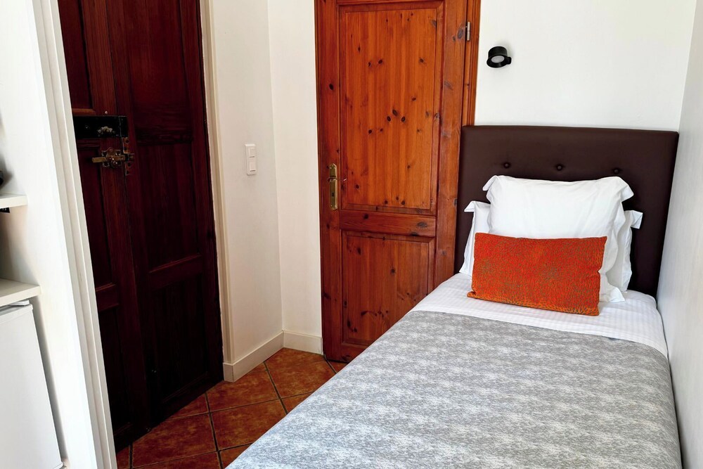

Cagliari - Sóller - Hotel Casa Bougainvillea