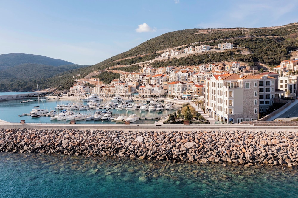 

Bologna - Tivat - The Chedi Luštica Bay