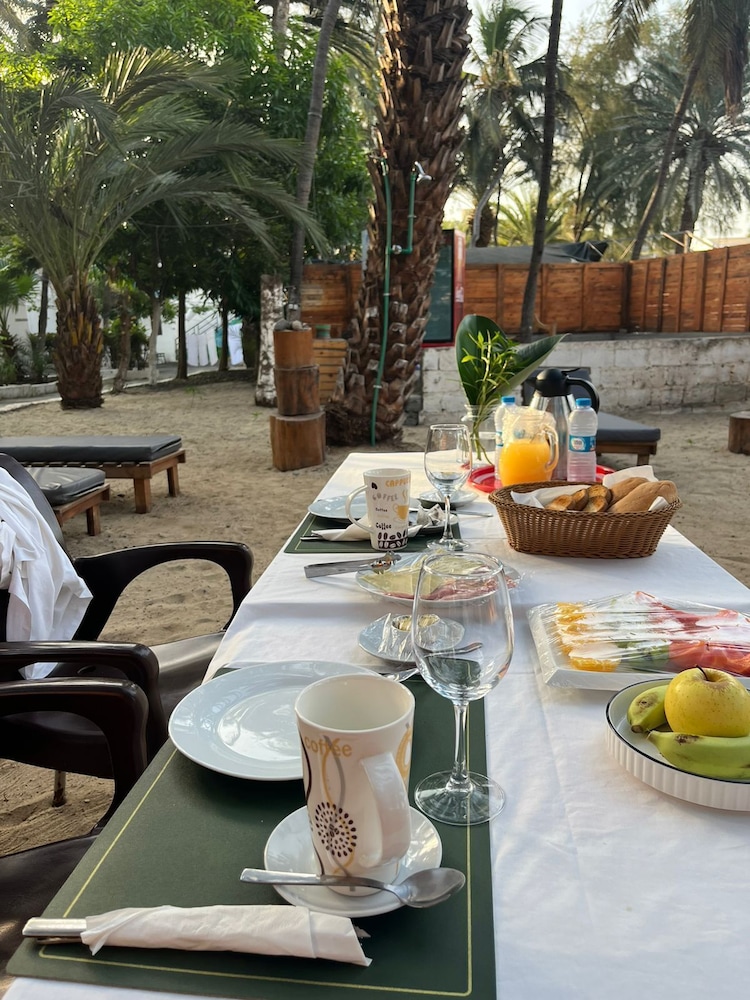 

Roma - Tarrafal, Isola di Santiago - Hotel Village Penareia