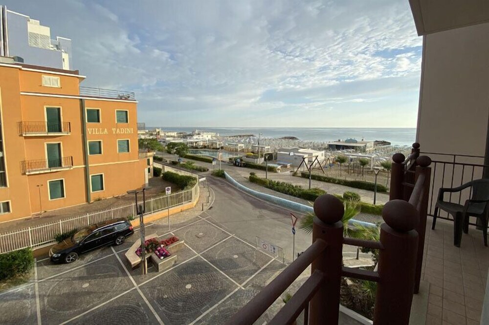 

Milano - Riccione - Residence Roxy