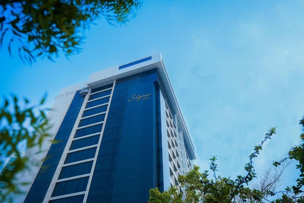 

Milano - Amwaj Islands - Solymar Hotel & Beach