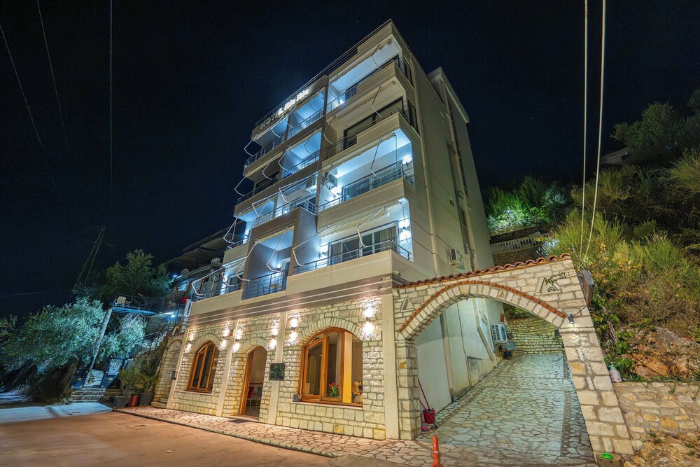 

Trieste - Costa albanese - Hotel Ble Ble Vlore