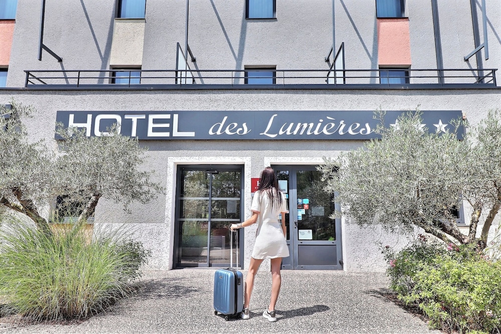 

Bologna - Saint-Exupéry - Hôtel des Lumières Lyon Meyzieu Arena Stadium