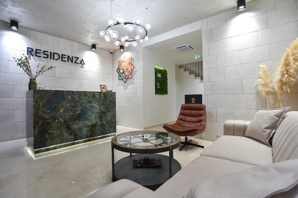 

Firenze - Costa Montenegro - RESIDENZA