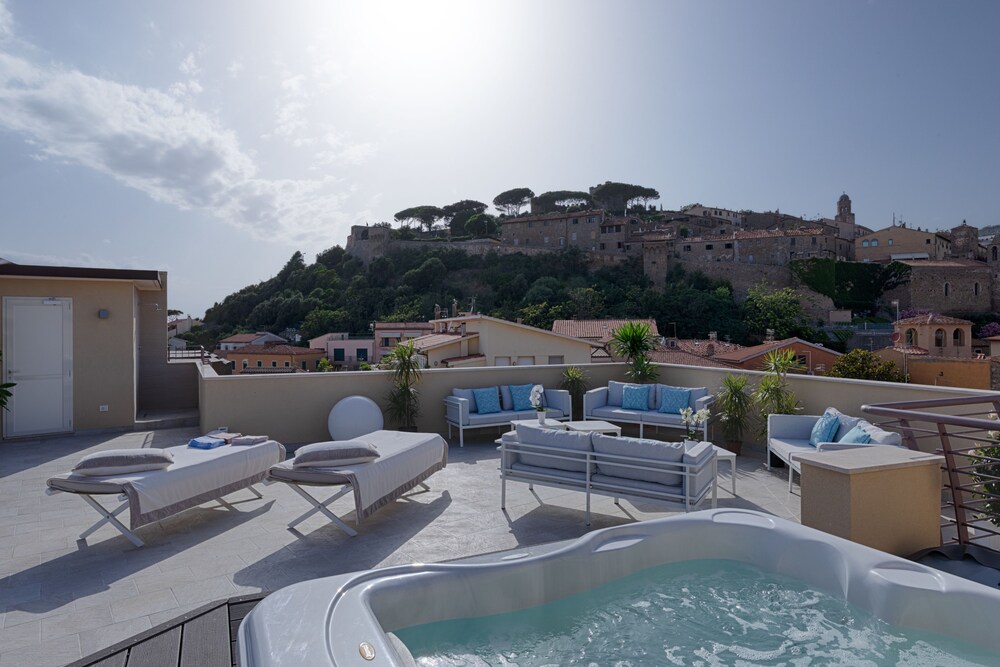 

Milano - Castiglione della Pescaia - Roma Hotel