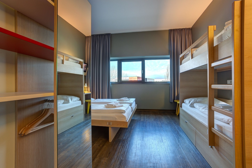 

Bologna - Berlino - MEININGER Hotel Berlin Airport