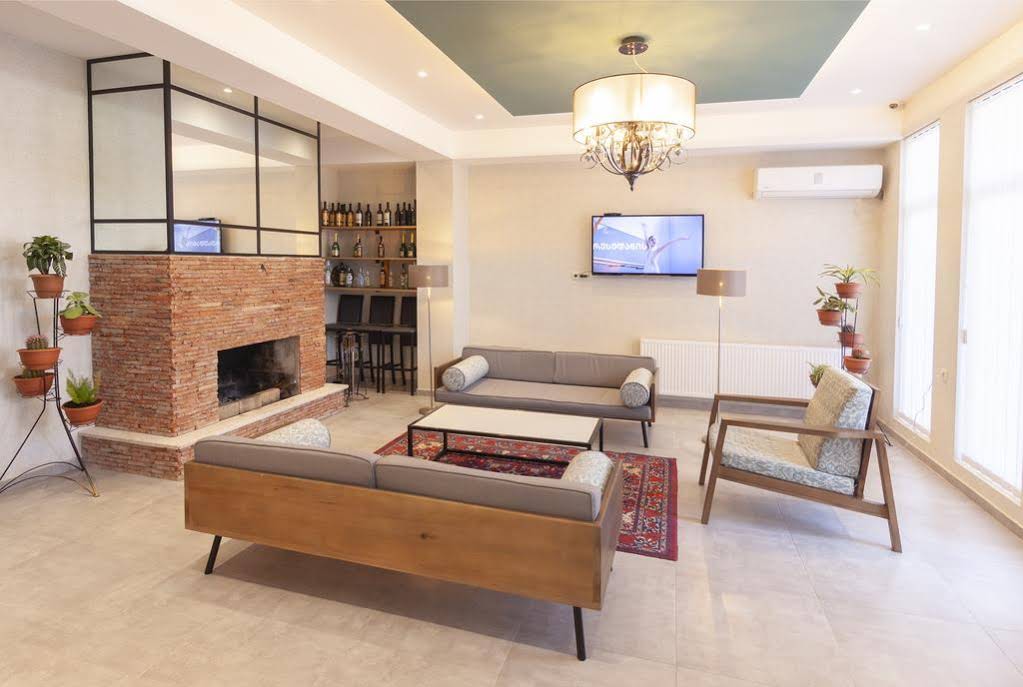 

Milano - Tbilisi - Hotel Amser