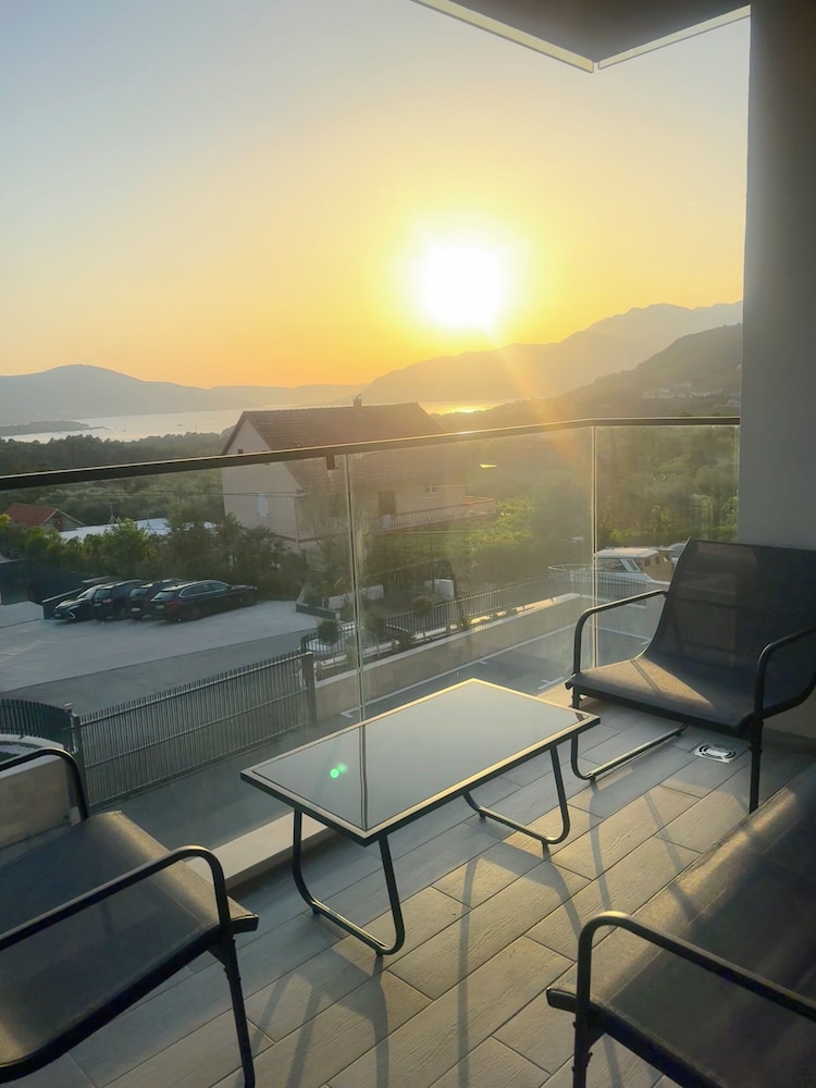 

Milano - Kotor - RESIDENZA