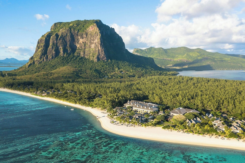 

Bari - Le Morne - The St. Regis Le Morne Resort, Mauritius