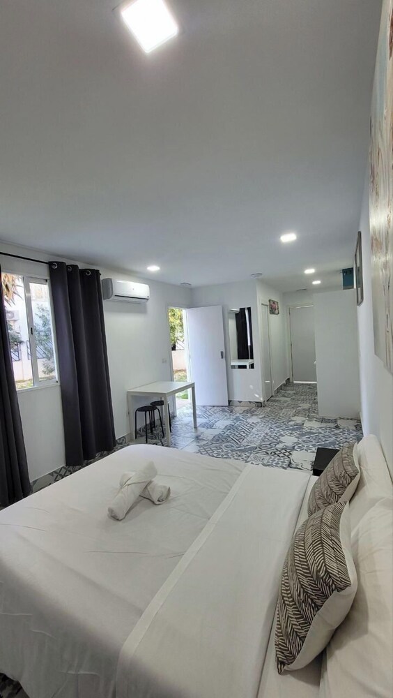 

Milano - Malaga - AYZ Silvela - Auto check-in property