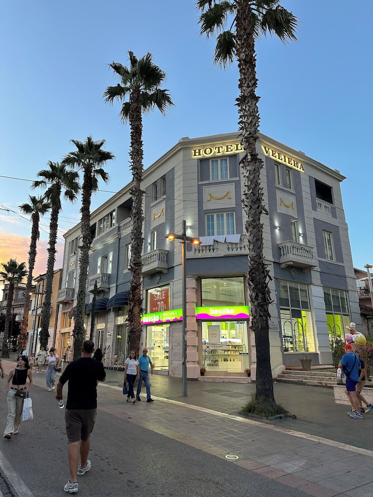 

Genova - Durrës - Hotel Veliera