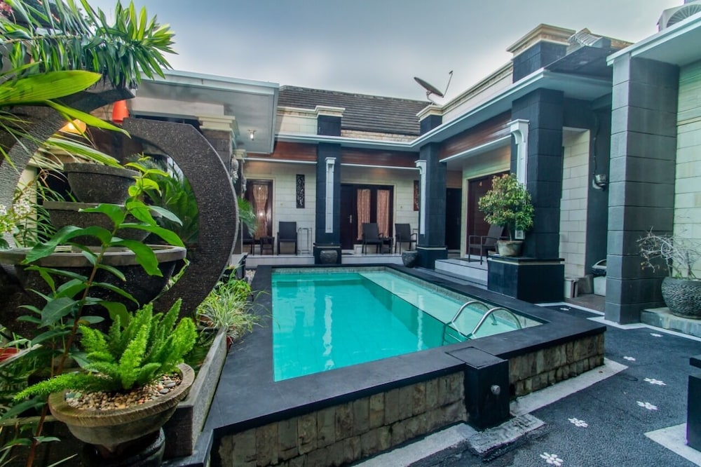 

Milano - Uluwatu - Denays Guest House Jimbaran