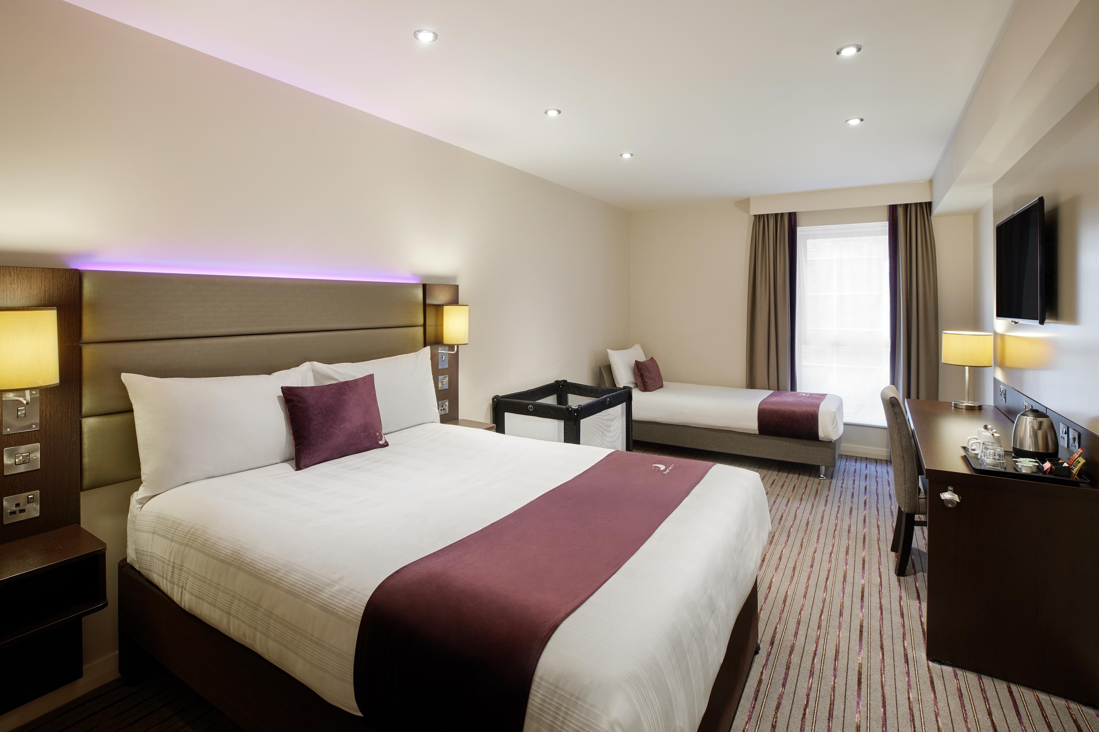 

Bologna - Manchester - Premier Inn Manchester Airport Heald Green