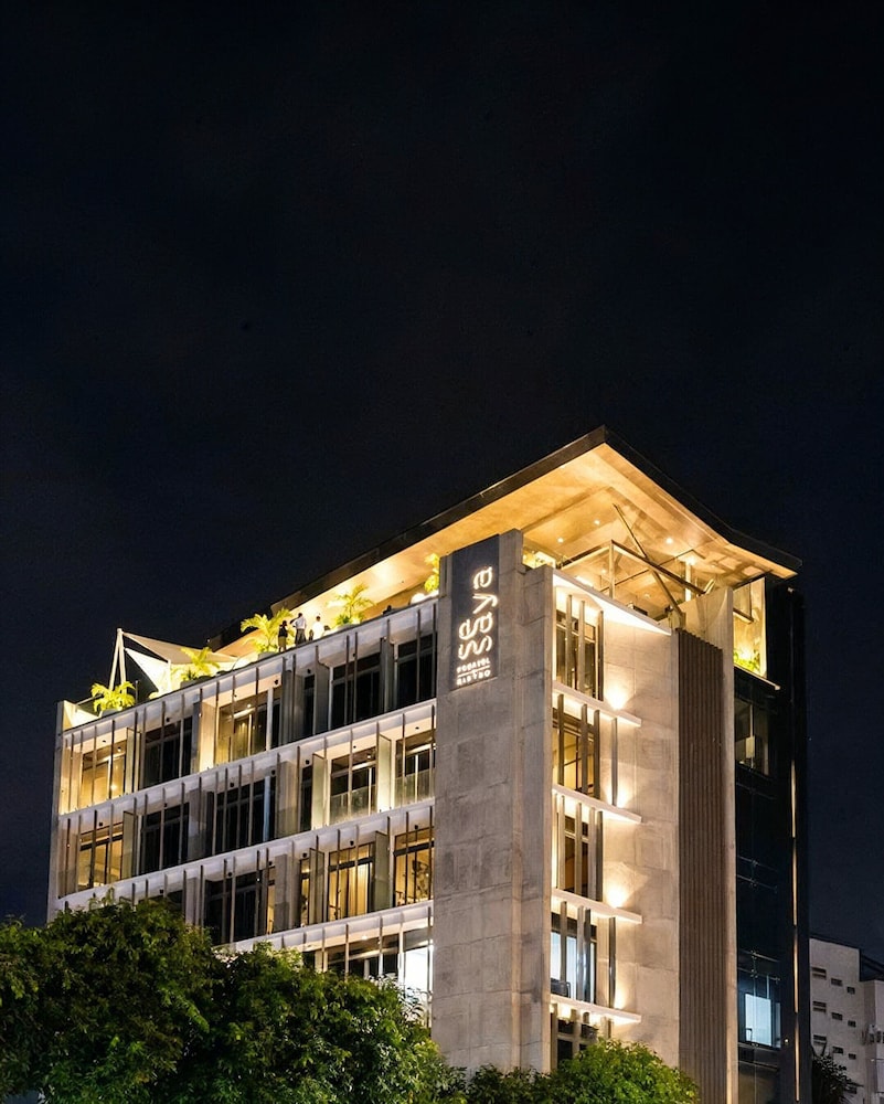 

Milano - Colombo - SeSaya Poshtel & Bistro - Colombo's Newest and Finest Poshtel Dorms and Rooms