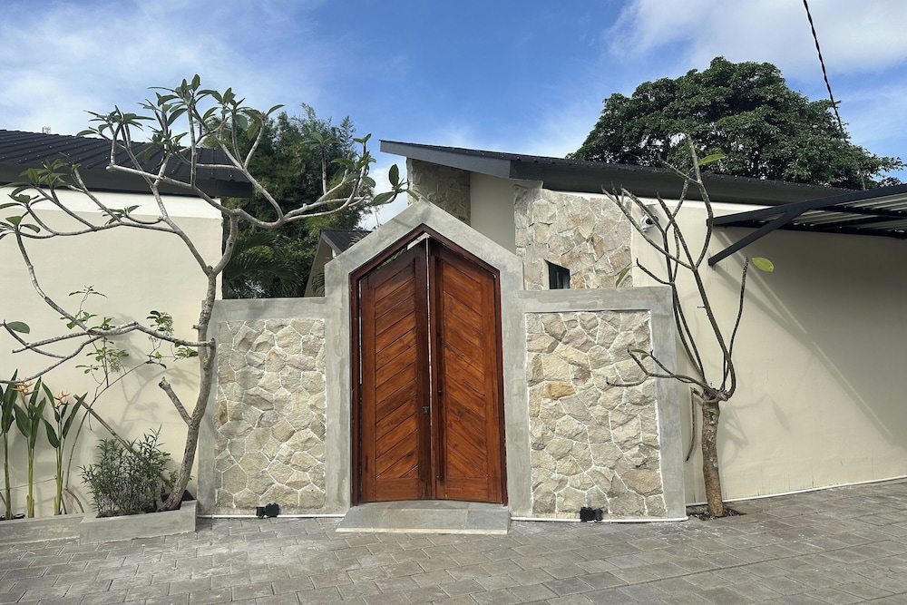 

Bologna - Uluwatu - Nawan