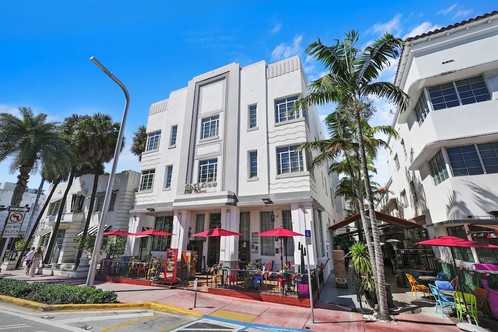 

Bologna - Miami, Florida - Whitelaw Hotel