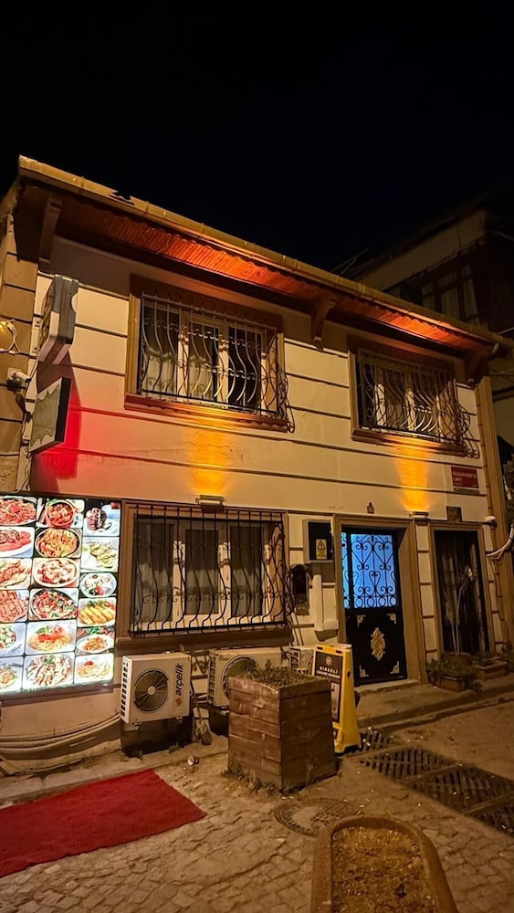 

Torino - Istanbul - Hotel Qden
