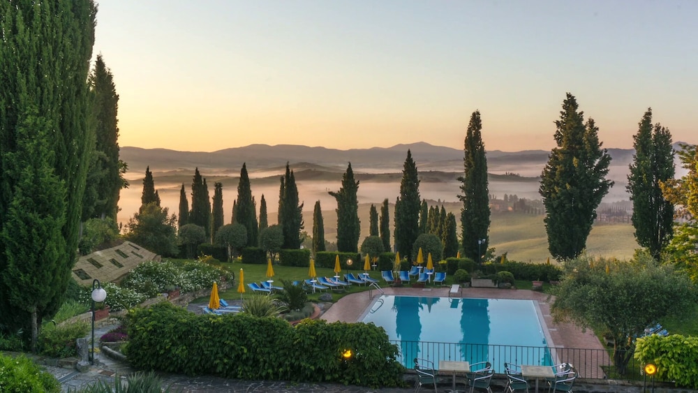 

Roma - Pienza - Casanova - Panoramic Rooms and Suites