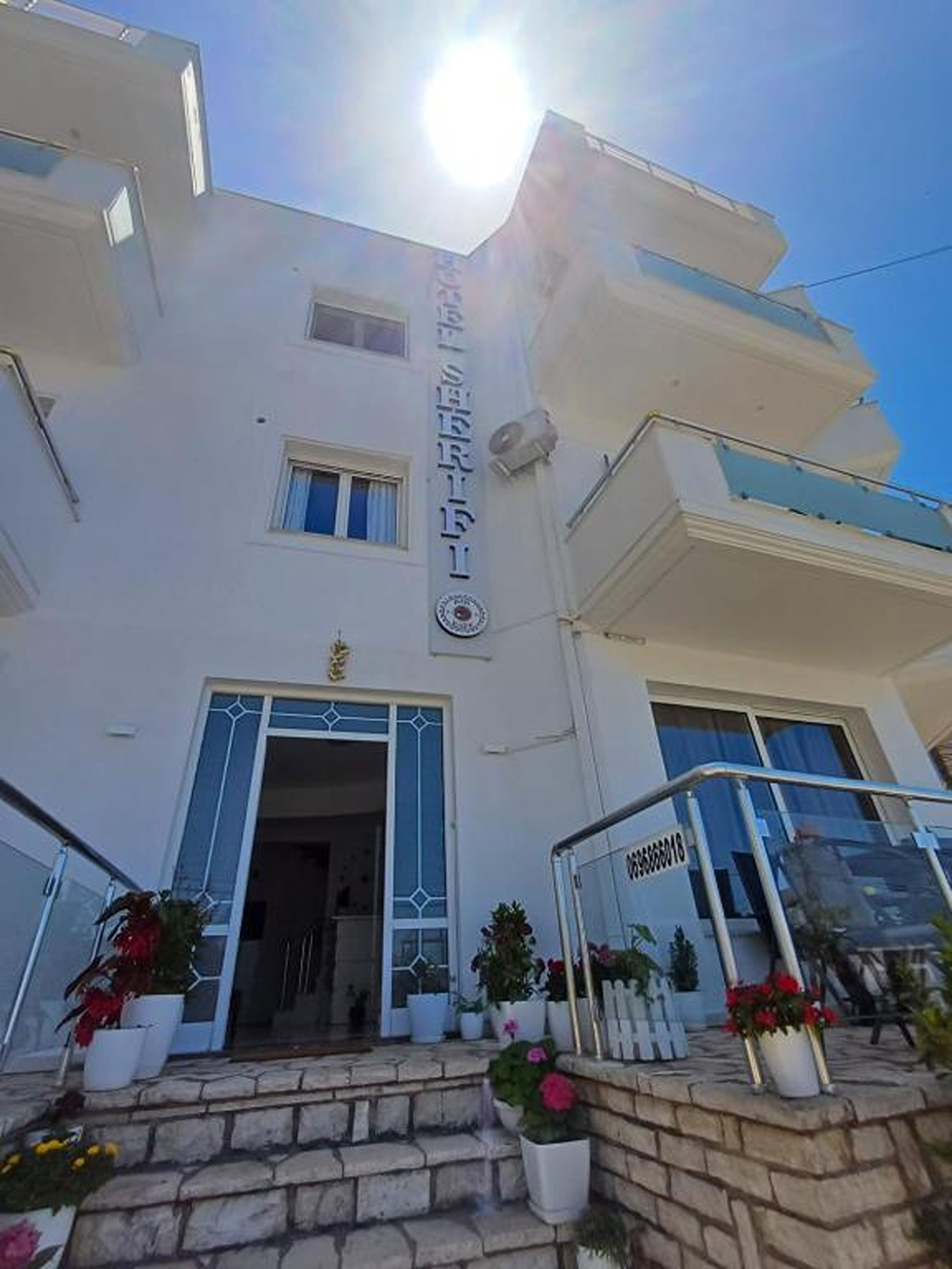 

Catania - Riviera Albanese - Hotel Sherifi