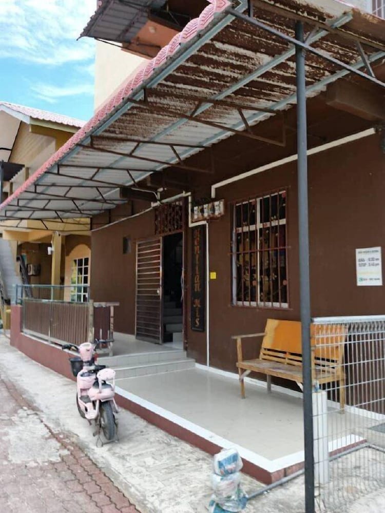 

Napoli - Perhentian Island - PerhentianMj FishermanVillage