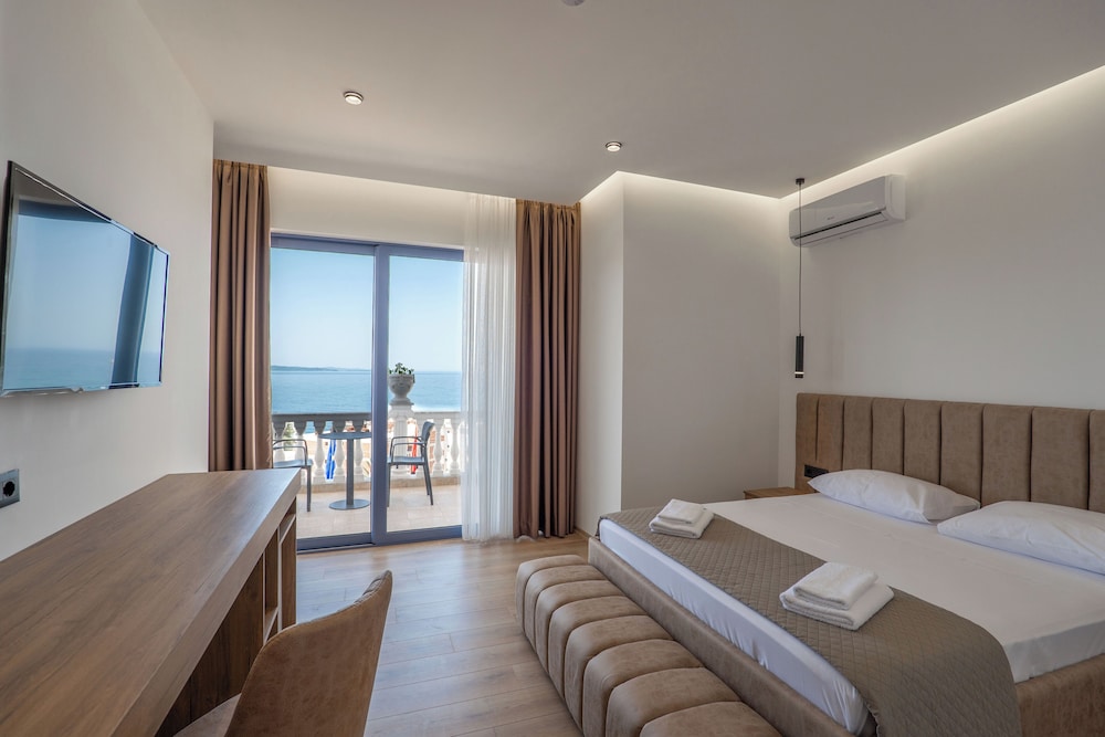 

Pisa - Costa albanese - Keos Hotel