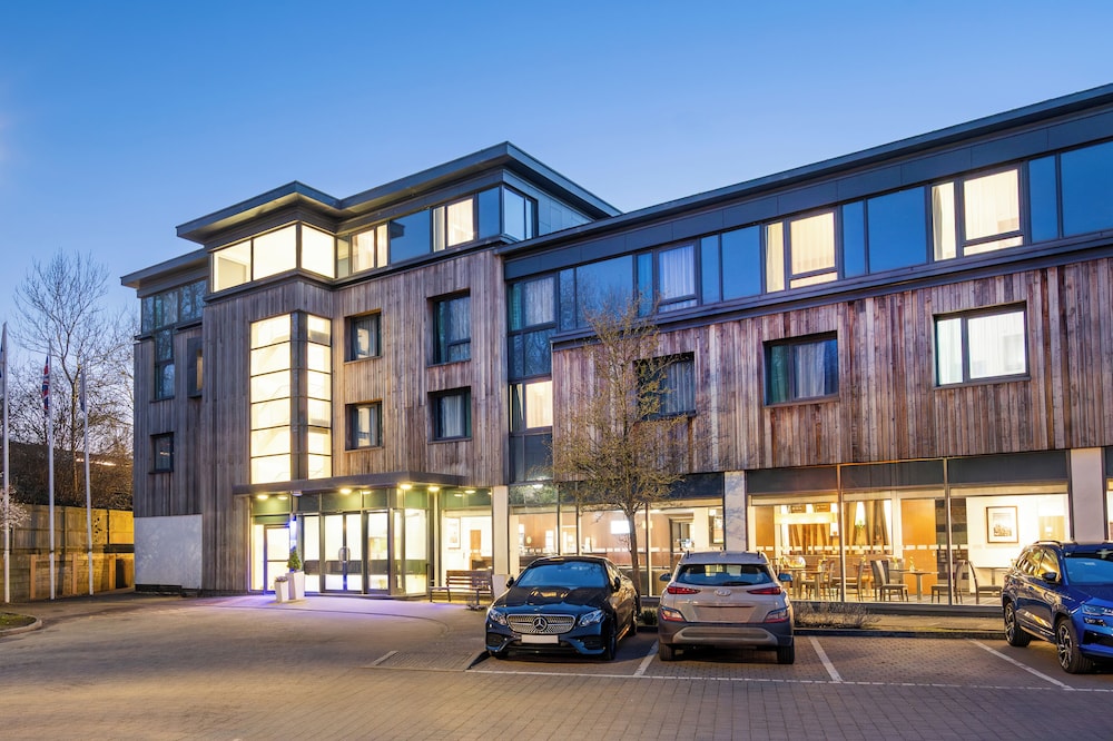 

Roma - Cambridge City Centre - The Duxford Hotel - Cambridge South M11 Jct 10