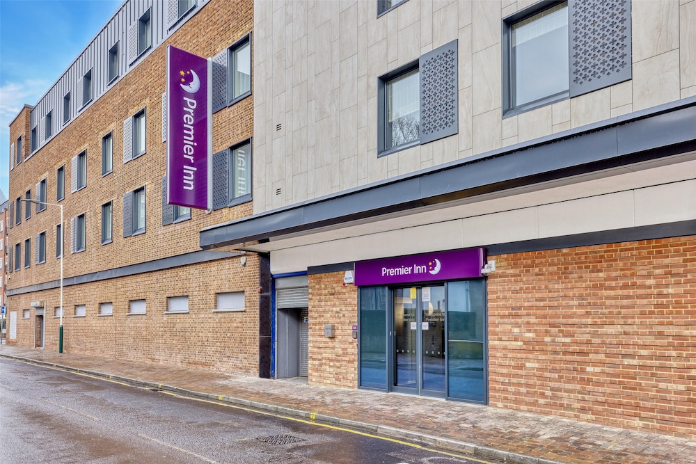 

Roma - Ilford - Premier Inn London Romford Town Centre