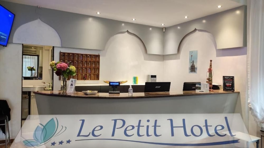 

Milano - Lido di Jesolo - Le Petit Hotel