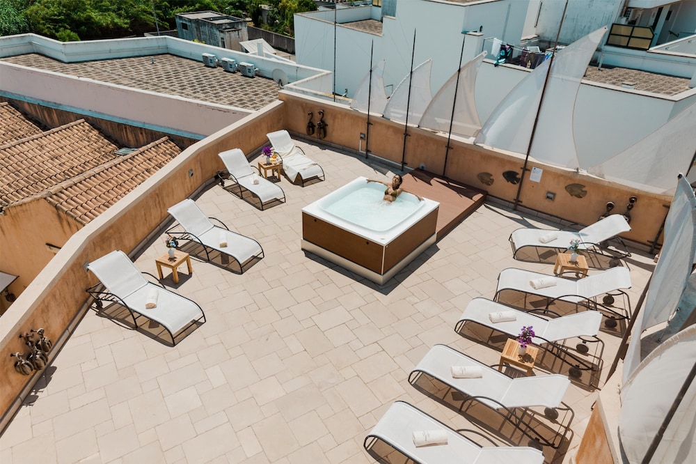 

Cagliari - Otranto - Corte Di Nettuno - CDSHotels