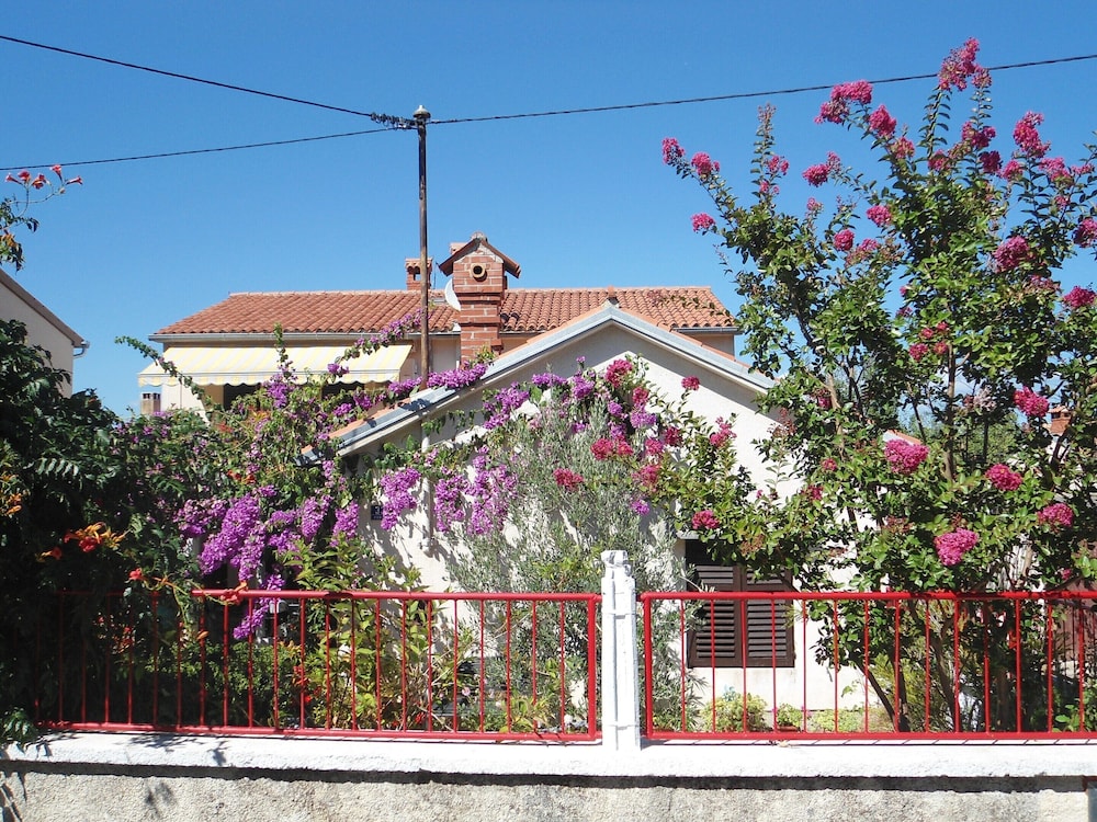 

Roma - Pula - Lovely Apartment Near the Sea & the Center