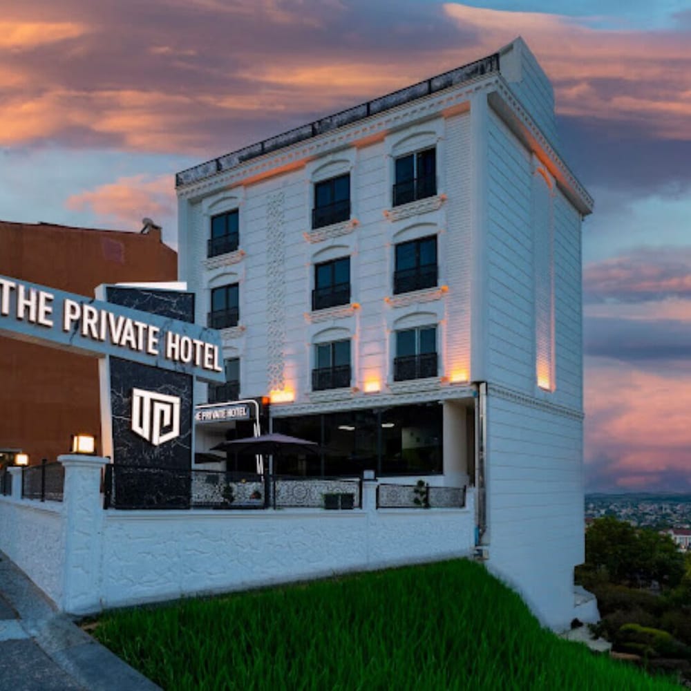 

Torino - Istanbul - The Private Airport Hotel