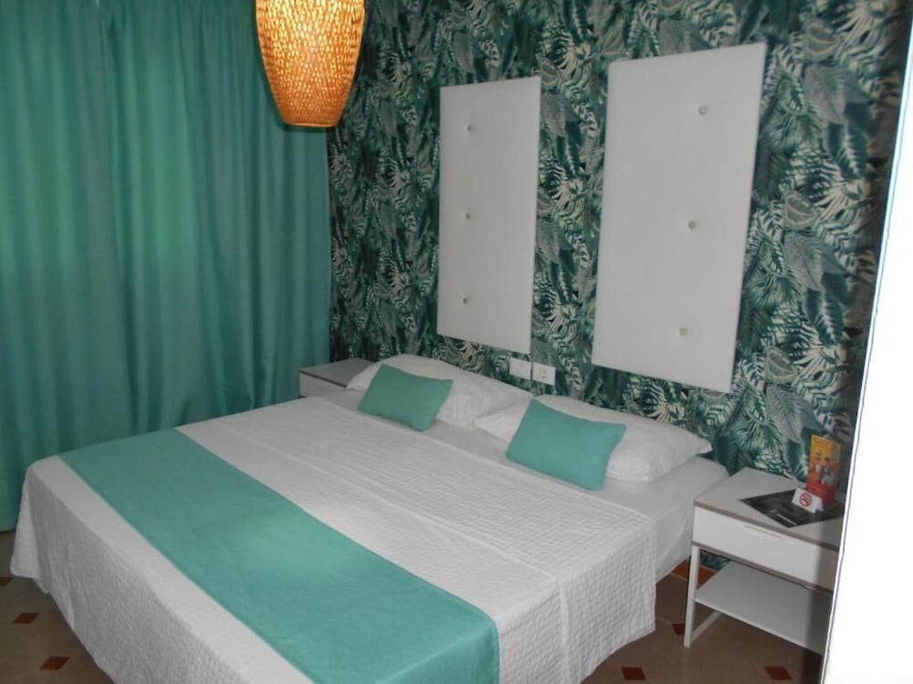 

Cagliari - Playa del Ingles - Beach Boys Resort Men Only solo hombres