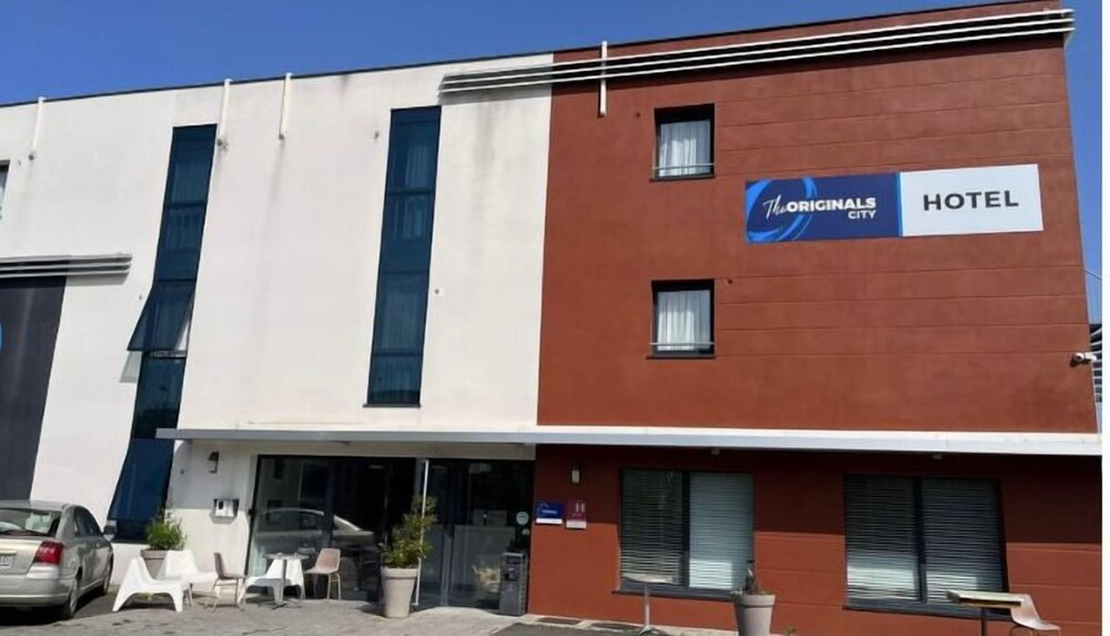 The Originals City, Marne-la-Vallée Est, Meaux ,GLASSY HOTEL