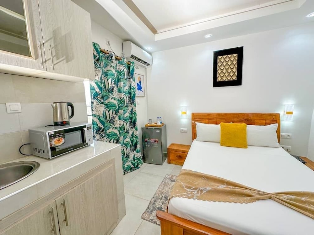 

Milano - Dakar - RESIDENCE FABY